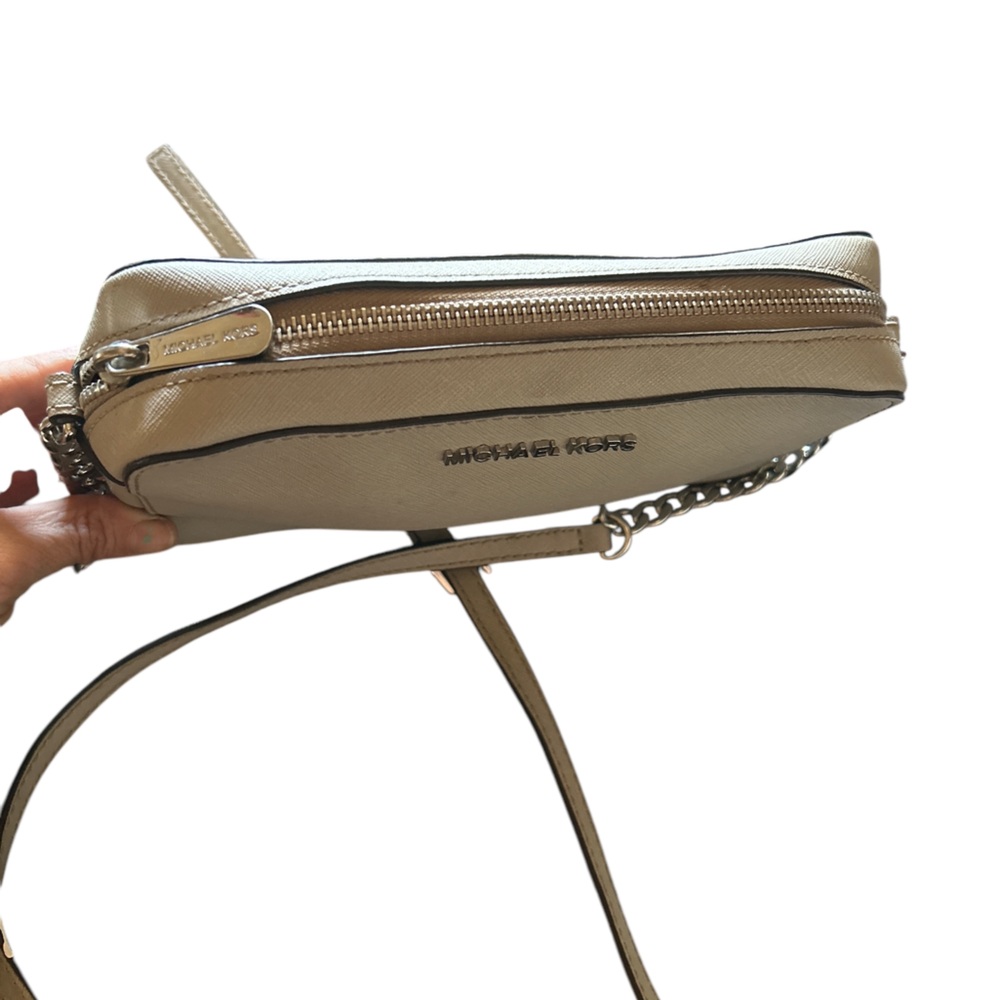 EUC Michael Kors Crossbody - Picture 2 of 4